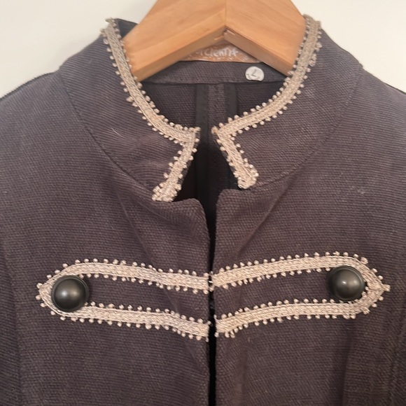 Beautiful Jacket - Picture 2 of 4